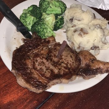 Main Street Tavern - Ribeye steak with mashed potatoes and broccoli - American Near Me - Montevallo, Alabama Main Street Tavern - Ribeye steak with mashed potatoes and broccoli - American Near Me - Montevallo, Alabama