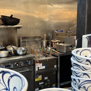 Shugetsu - Charcoal grill and fryer - Ramen Near Me - San Mateo, California