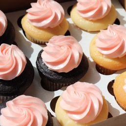 a dozen cupcakes in a box a dozen cupcakes in a box