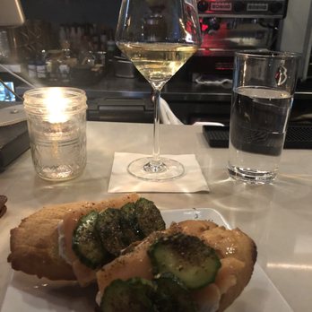 Oak and Vine - Date night with me, my self, Chardonnay, Smoked Salmon Crostini with Dill-caper cream & Cucumber - Cocktail Bars Near Me - Glendale, California