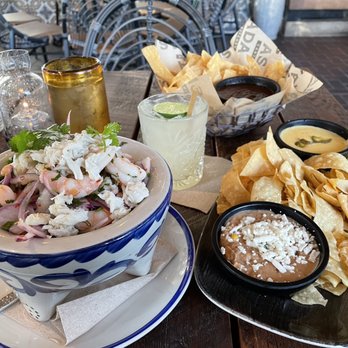 Asada Cantina + Kitchen - Sevice, duo dip and patron margarita - Tacos Near Me - San Clemente, California