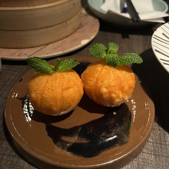 Uluh - Mini Pumpkin Puff - Tea Rooms Near Me - New York, New York