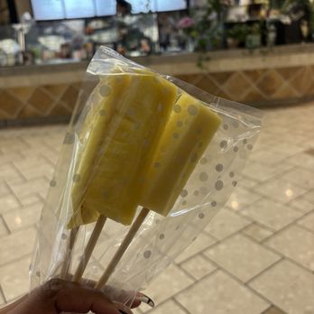 Smoothie Mania - Fresh pineapple spears - Juice Bars & Smoothies Near Me - Norfolk, Virginia