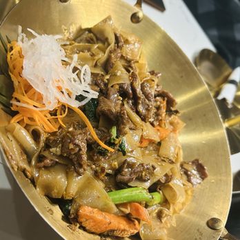 Thai Samurai - Pad See Ew with Beef - Thai Near Me - Nashville, Tennessee
