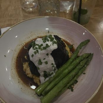 The Red Cat Kitchen - Braised Short Rib, Delicious Mashed Potatoes, Broiled Asparagus, Horseradish Cream...58 - New American Near Me - Oak Bluffs, Massachusetts