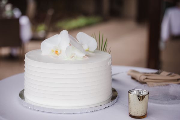 Kona Kakes Tropical Cake Bakery by null