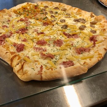 Ian's Pizza - Milwaukee - Pizza Near Me - Milwaukee, Wisconsin