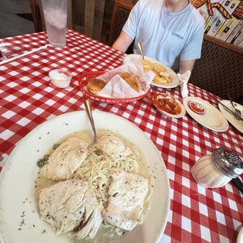 Joe's Italian Restaurant - 72. Chicken Piccata and chicken ravioli - Pizza Near Me - Navasota, Texas Joe's Italian Restaurant - 72. Chicken Piccata and chicken ravioli - Pizza Near Me - Navasota, Texas
