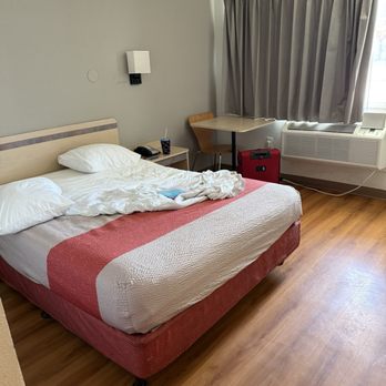 Motel 6 - Queen bed - Hotels Near Me - Williams, California Motel 6 - Queen bed - Hotels Near Me - Williams, California