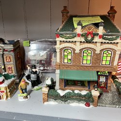 Christmas at The Vintage Shoppe - Department 51