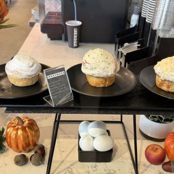 Paderia Bakehouse - Desserts Near Me - Fountain Valley, California