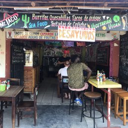 Front of the taco place Front of the taco place