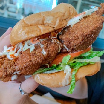 Goldhorn Brewery - Hot chicken sandwich - Breweries Near Me - Cleveland, Ohio Goldhorn Brewery - Hot chicken sandwich - Breweries Near Me - Cleveland, Ohio