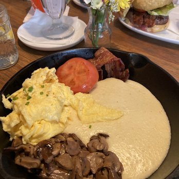 Putnam's Pub & Cooker - Country breakfast ($18) - Pubs Near Me - Brooklyn, New York Putnam's Pub & Cooker - Country breakfast ($18) - Pubs Near Me - Brooklyn, New York