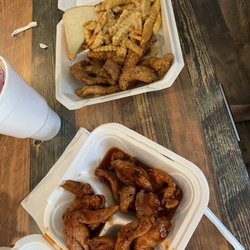Exotic Wings Pinson - Boneless wings and cheese fries