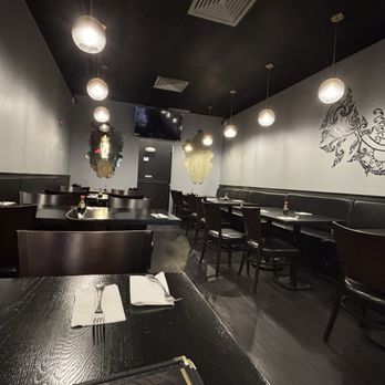 Thai Oishi - Boston - Interior spacious - Thai Near Me - Boston, Massachusetts Thai Oishi - Boston - Interior spacious - Thai Near Me - Boston, Massachusetts