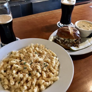 Carver Brewing Co. - Mac n cheese & steak sandwich with broccoli cheese soup - New American Near Me - Durango, Colorado