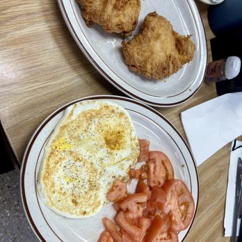 Telwink Grill - Fried Chicken Breast & Eggs Breakfast - American Near Me - Houston, Texas