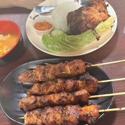 Bali Sate House - Pork satay and fried chicken