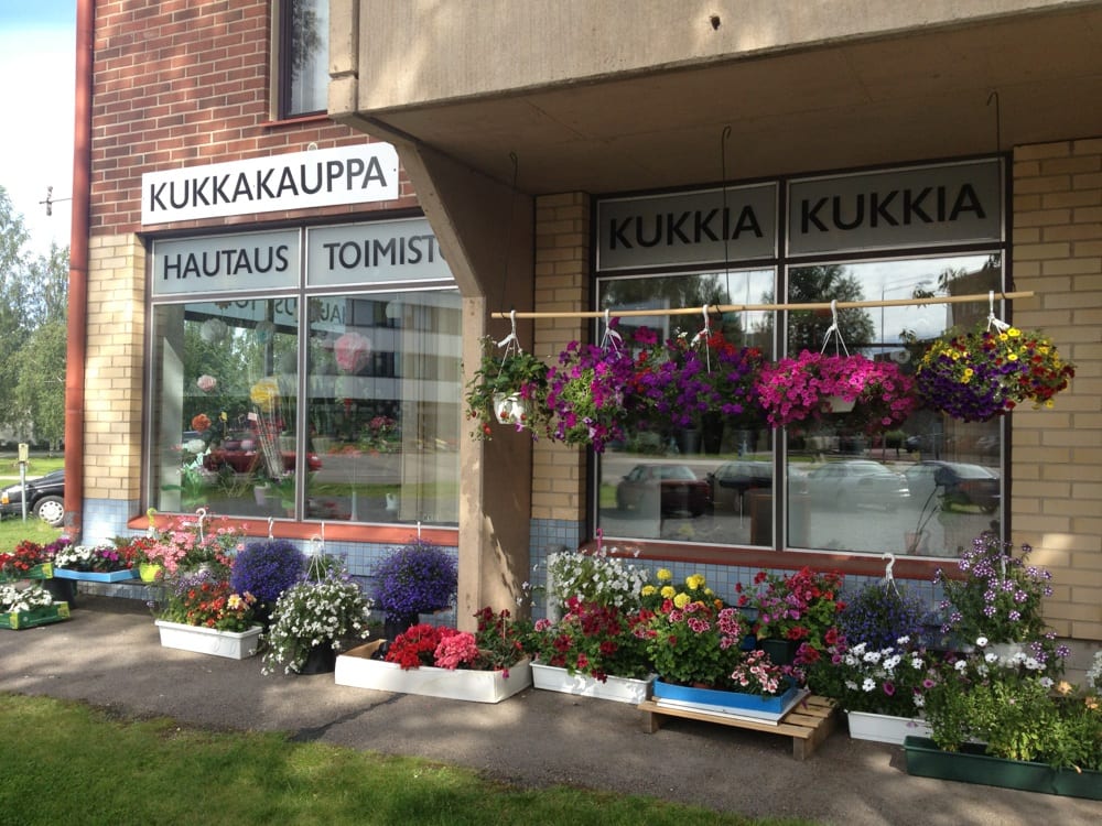 KUKKAKAUPPA KAROSEN KUKKA JA HAUTAUSTOIMISTO Kauppakuja 1, Ylivieska