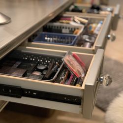 Bee Organized Oklahoma City - Streamline your morning routine with an organized makeup vanity.