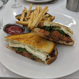 Caprese sandwich Caprese sandwich