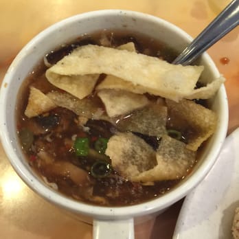 Buffet City - Hot & sour soup with wonton and spring onions. - Chinese Near Me - Leesville, Louisiana Buffet City - Hot & sour soup with wonton and spring onions. - Chinese Near Me - Leesville, Louisiana