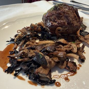 La Brasserie du Louvre - Steak aka beef fillet - French Near Me - Paris, 75