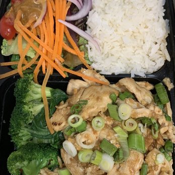 Thai Hot Box - Chicken in Garlic Sauce - Thai Near Me - New York, New York