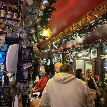The Hairy Lemon - christmas decor - Irish Pub Near Me - Dublin, D The Hairy Lemon - christmas decor - Irish Pub Near Me - Dublin, D