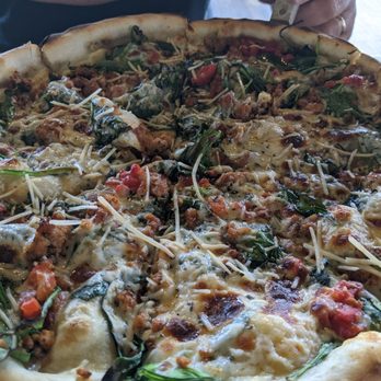 Kona Brewing - Kohala garlic pizza - Pubs Near Me - Honolulu, Hawaii Kona Brewing - Kohala garlic pizza - Pubs Near Me - Honolulu, Hawaii