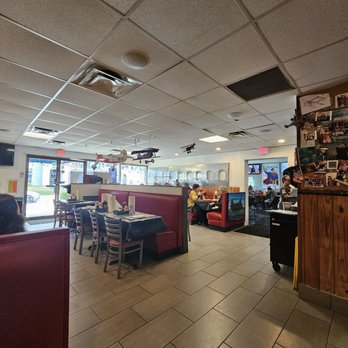 Brooks Burgers - Picture of one of the dining rooms - Hot Dogs Near Me - Naples, Florida