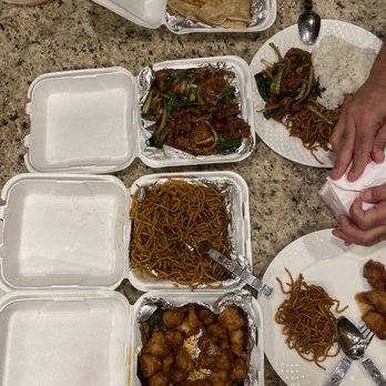 Szechwan Garden - Sesame chicken, lo mein noodles, beef with ginger scallion and scallion pancakes. - Chinese Near Me - Chandler, Arizona