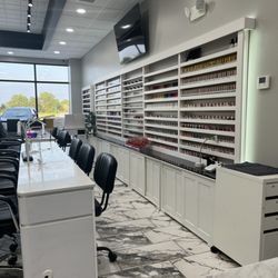 Glossy Nail Bar