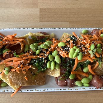 Twisted Lime - I honestly can't remedy the name of this but it was ahi or magi sale on chips. My girlfriend ate ALL of it! - Bars Near Me - Vero Beach, Florida