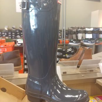 DSW Designer Shoe Warehouse - Rainboots - Shoe Stores Near Me - Pembroke Pines, Florida
