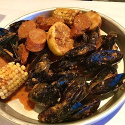 The Krazy Crab - 1lb Black Mussels w/ 1/2lb Sausage
