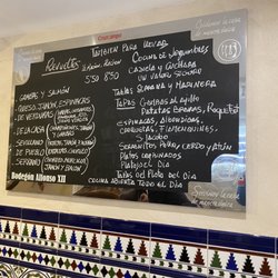 Bodegón Alfonso XII - Chalkboard of additional menu items