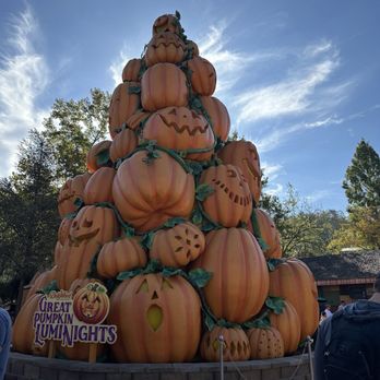 Dollywood - Amusement Parks Near Me - Pigeon Forge, Tennessee