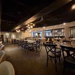 Cuts Steakhouse - Lunch dining area