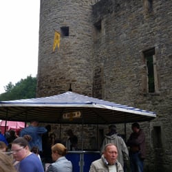 Burgruine Hardenstein - Hier findet in unregelmäßigen Abständen ein sehr kleiner, aber gemütlicher Mittelaltermarkt statt.