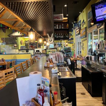 Pinchers - a view of the inside of a restaurant - Seafood Near Me - Venice, Florida Pinchers - a view of the inside of a restaurant - Seafood Near Me - Venice, Florida
