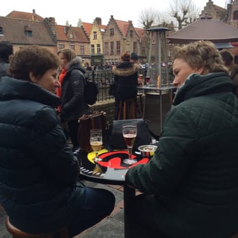 2be Beer Wall - Conversation on the old wall - Bars Near Me - Bruges, VWV