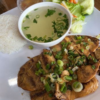 Pho Rice & Roll'd - Chicken rice plate - Vietnamese Near Me - Tracy, California Pho Rice & Roll'd - Chicken rice plate - Vietnamese Near Me - Tracy, California