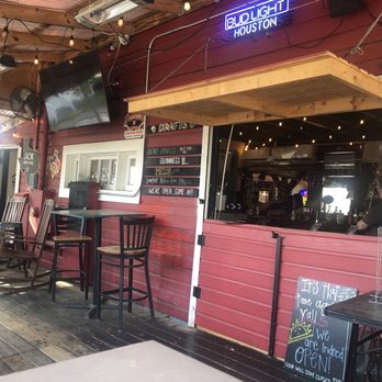 Henderson Heights - And from the patio side it literally is a hole in the wall. - Pubs Near Me - Houston, Texas Henderson Heights - And from the patio side it literally is a hole in the wall. - Pubs Near Me - Houston, Texas