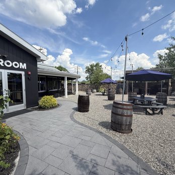 Equilibrium Brewery - Entrance from parking lot - Breweries Near Me - Middletown, New York