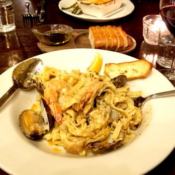 Leader Block Wine & Eatery - Fettuccine Ai Frutti di Mare - Wine Bars Near Me - Ferndale, Washington