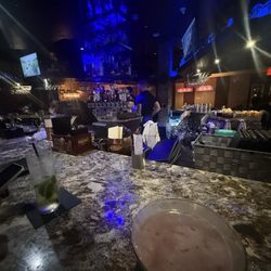 Nona Blue Modern Tavern - View of the bar