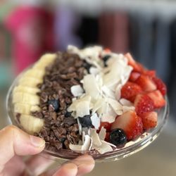 Sol Bowls - Sol bowl with cocoa nibs and coconut flakes added