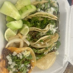Yolis Kitchen - Delicious street tacos!